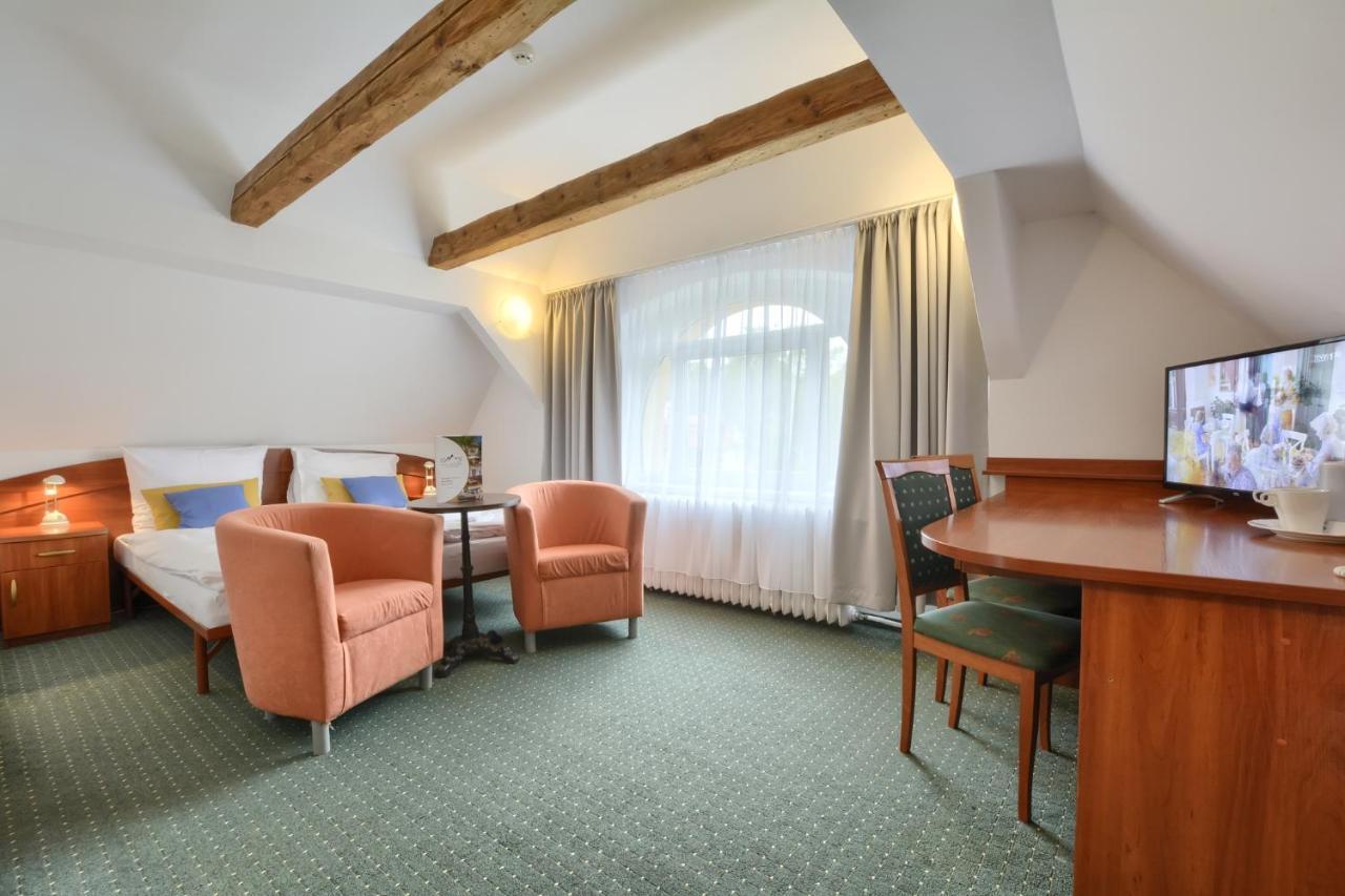 Hotel Krysztal Świeradów-Zdrój Kültér fotó