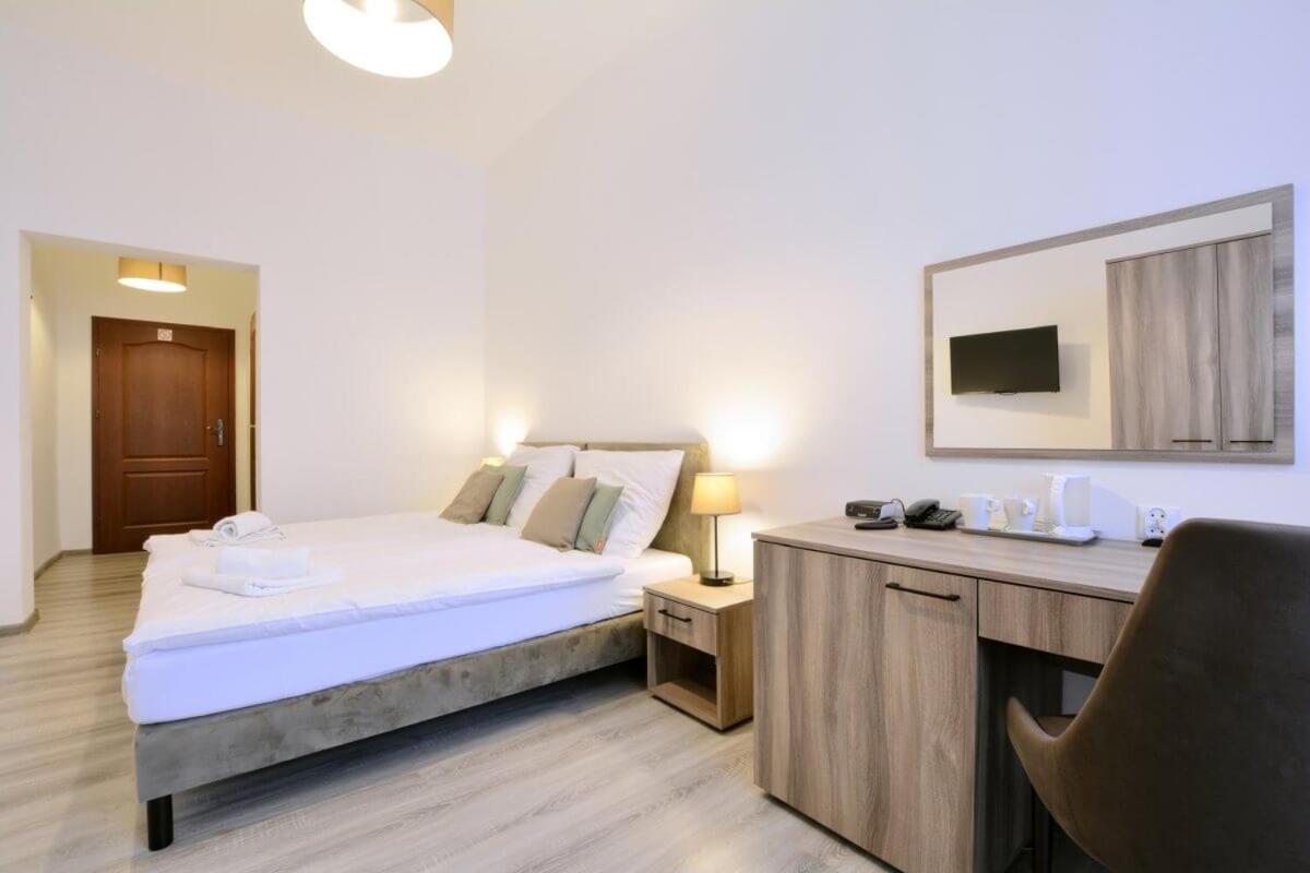 Hotel Krysztal Świeradów-Zdrój Kültér fotó
